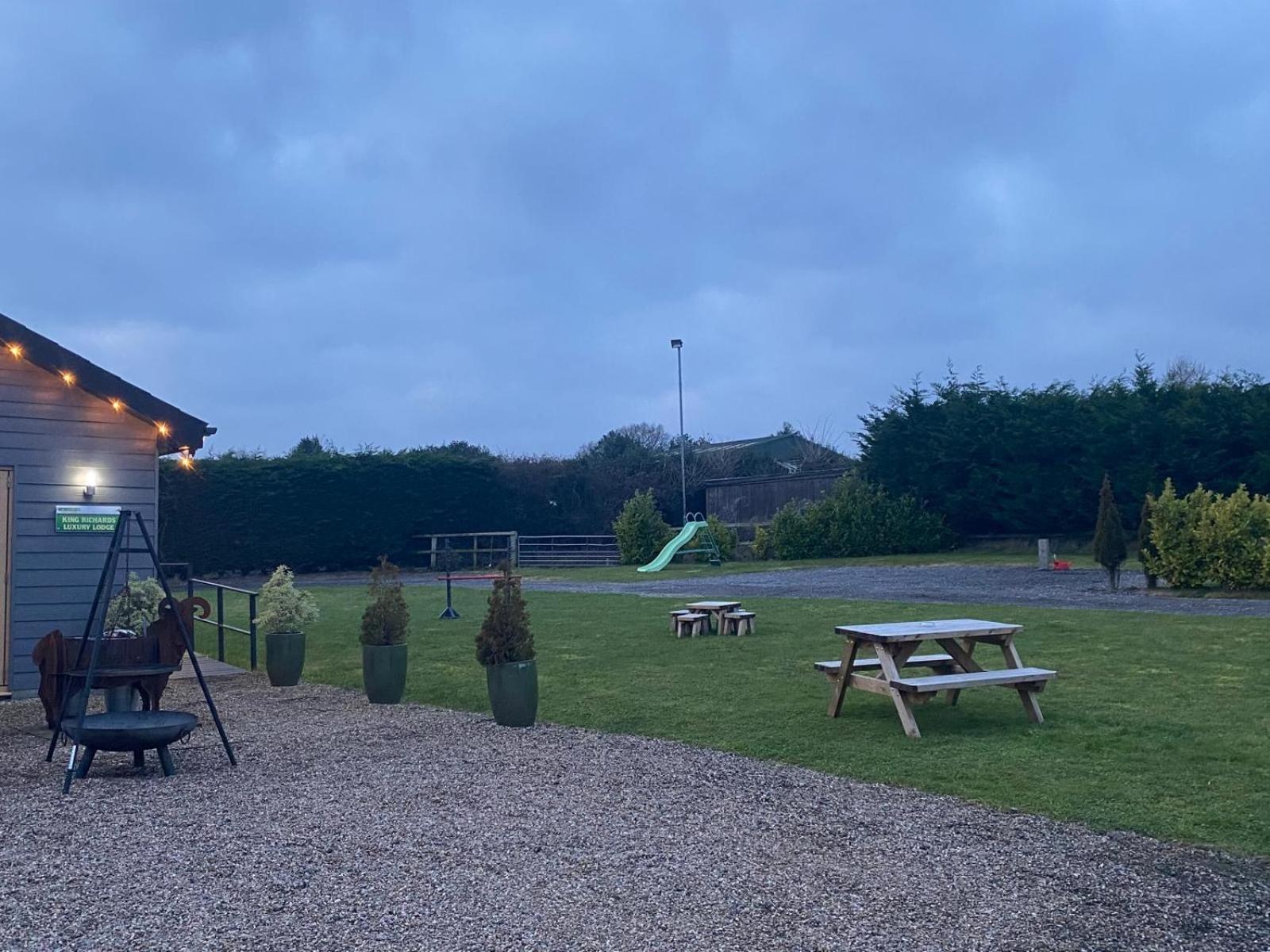 King Richard'S Luxury Lodge - Sleeps Up To 8 ,Dog Friendly ,Near Sherwood Forest At Fairview Farm In Nottingham Set In 88 Acres And Great For Groups,Family Gatherings,Corporate Events Exterior foto